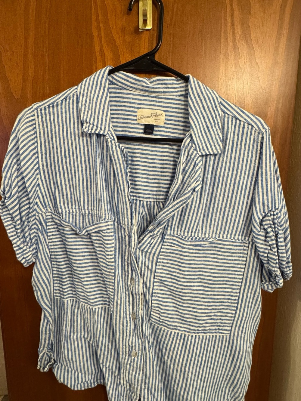 Universal Thread Blue and White Vertical-Striped Short Sleeve Button-Front Shirt